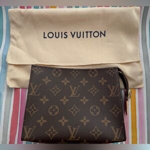 LOUIS VUITTON Monogram Toiletry 19 (Discontinued model, 2021) !SOLD!